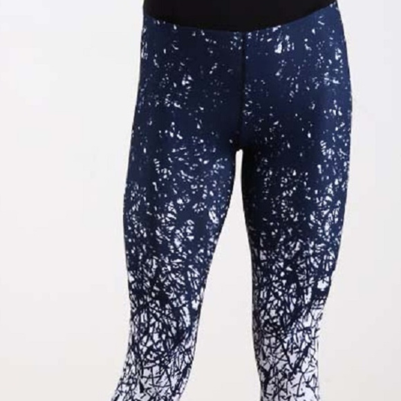 Blue & White sublimation pattern leggings - Picture 3 of 8